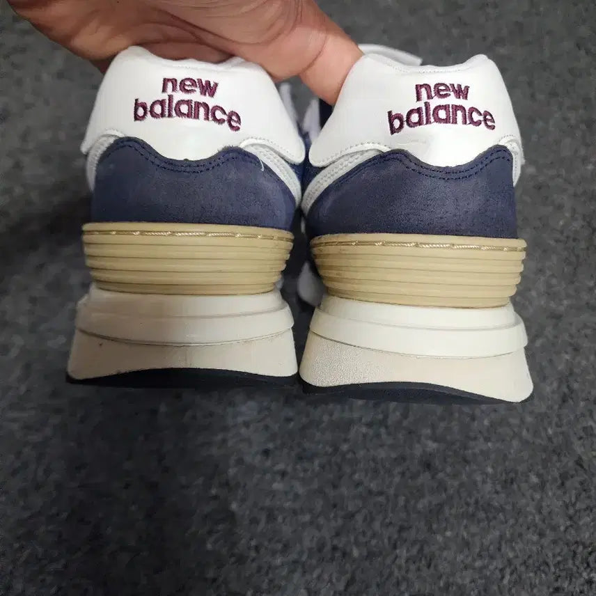 [BUNJANG] New Balance 574 Navy Sneakers / 뉴발란스 574 네이비 245사이즈