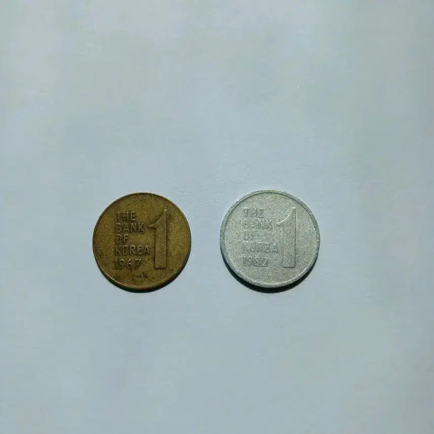 [SOLD OUT] 1967년, 1982년 1원 동전 2개 일괄
