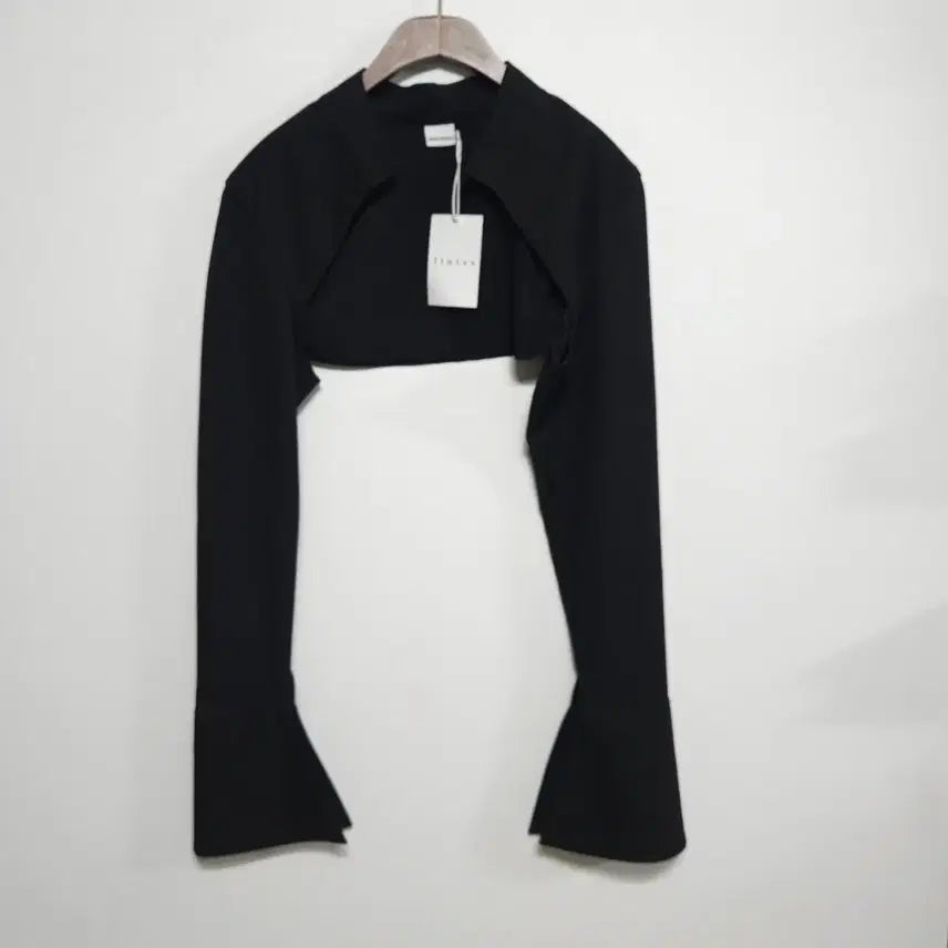 [BUNJANG] LINISS Cropped Bolero Jacket - Black / 리니스(LINISS) 크롭 볼레로 자켓 블랙 유니크 디자이너룩