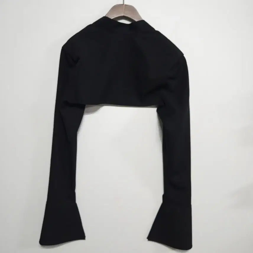 [BUNJANG] LINISS Cropped Bolero Jacket - Black / 리니스(LINISS) 크롭 볼레로 자켓 블랙 유니크 디자이너룩