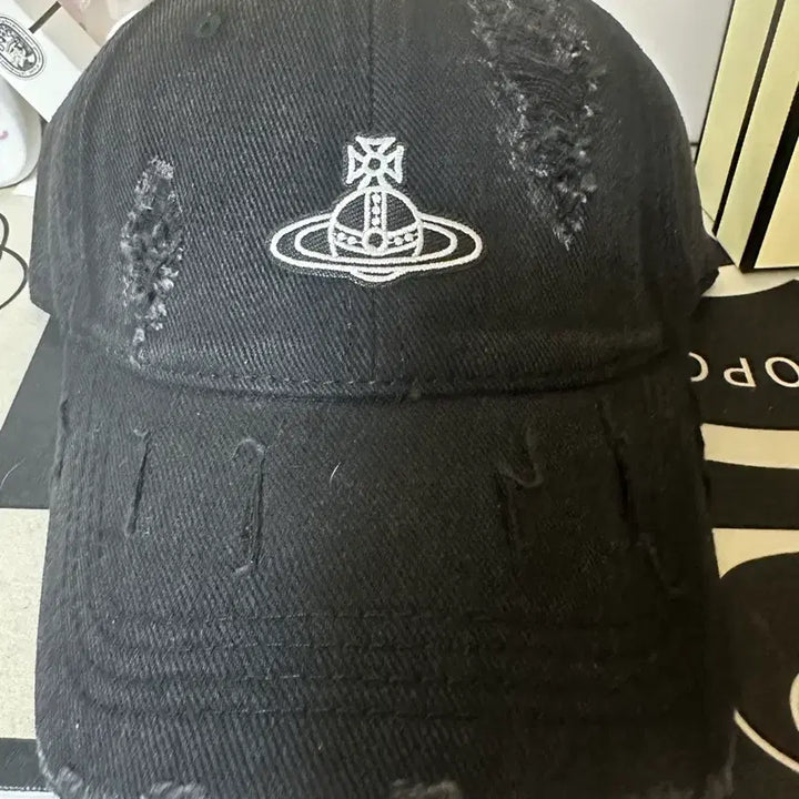 [BUNJANG] Vivienne Westwood Black Damage Ball Cap / 비비안웨스트우드 블랙 데미지 볼캡