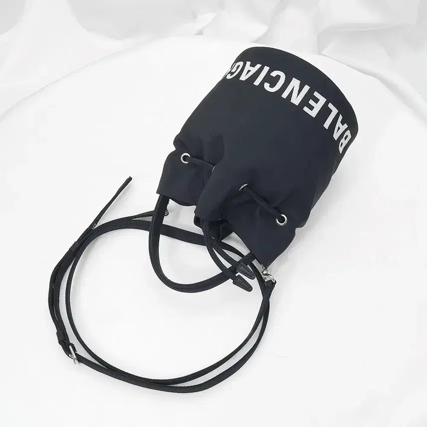 [BUNJANG] Balenciaga Wheel XS Drawstring Bucket Bag / 발렌시아가 블랙 나일론 휠 XS 드로우스트링 버킷백