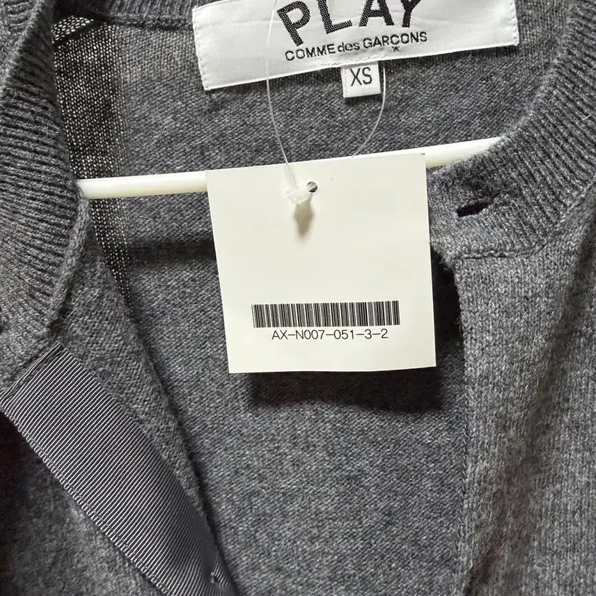 [SOLD OUT] 급처)꼼데가르송 가디건 XS(55-55반)새상품