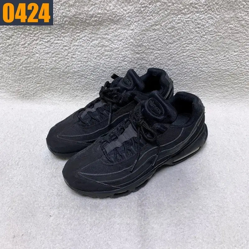 [BUNJANG] Nike Air Max 95 Triple Black Sneakers / 270 NIKE 나이키 에어맥스95 트리플블랙 운동화