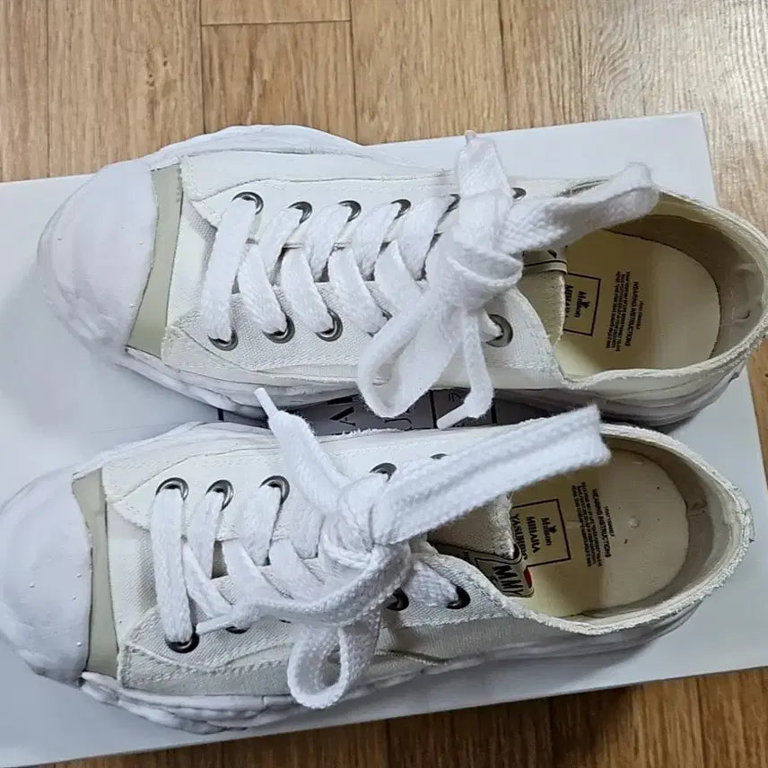 [SOLD OUT] 미히라야스히로 화이트 캔버스 스니커즈 단화 41