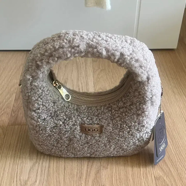 [SOLD OUT] UGG호주어그 어즈웨어 양털 미니 토트백 토프