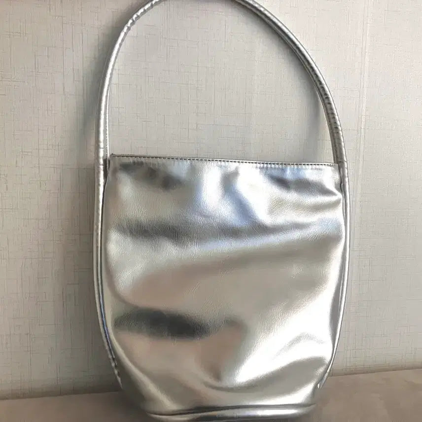 [BUNJANG] Yeomim Vikker Bag Silver / 여밈 비커백 실버