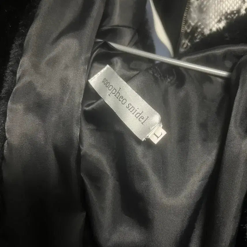 [BUNJANG] Reflem Usamimi Rabbit Fur Jacket / 레플렘 우사미미 토끼 퍼 자켓