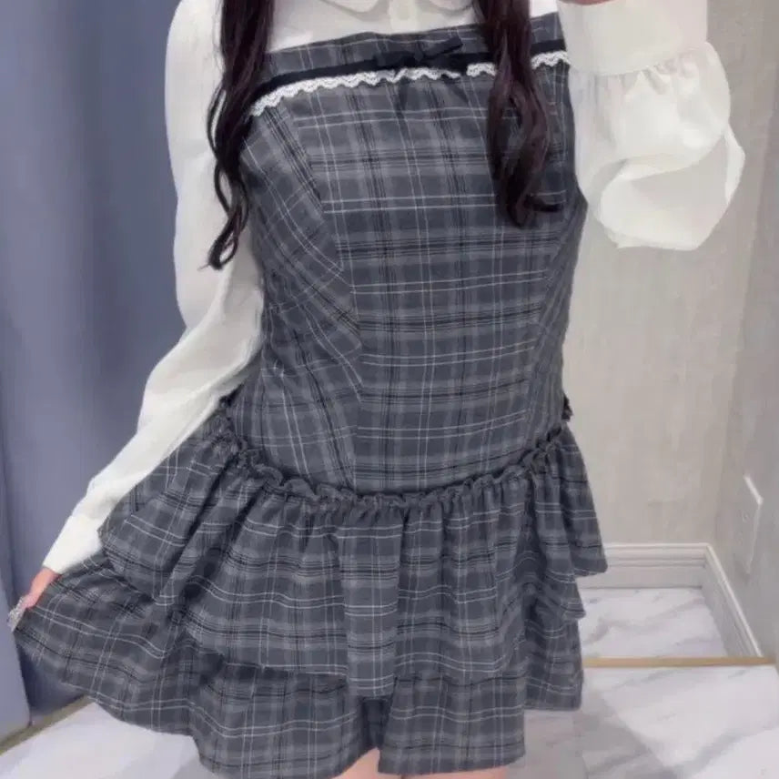 [SOLD OUT] 에블린 evelyn 티어드 미니 원피스 일브 양산형 걸리