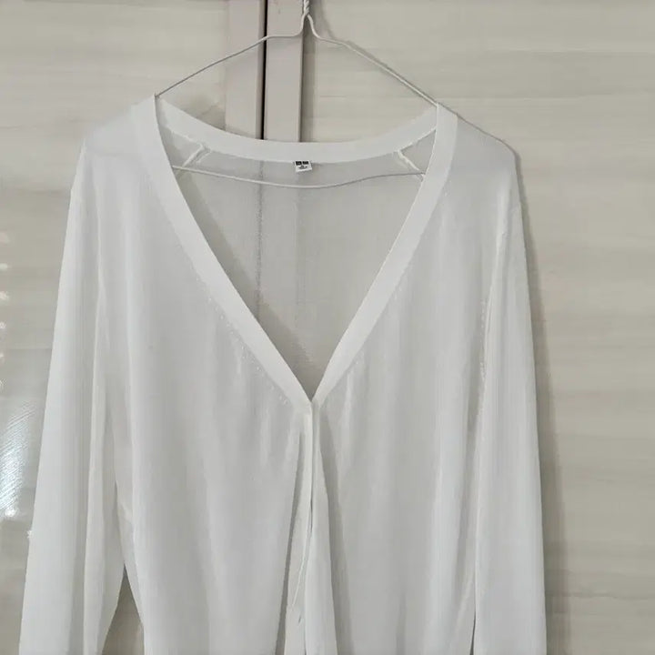 [BUNJANG] Uniqlo White Cardigan / 유니클로  가디건