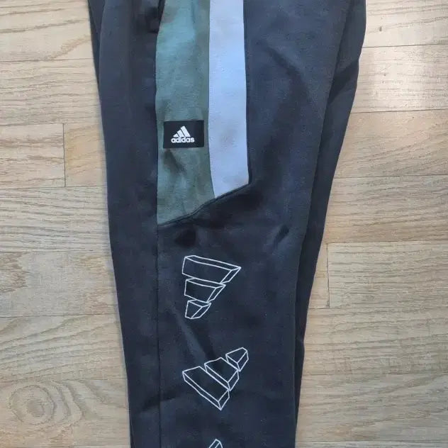 [BUNJANG] Adidas Training Jogger Pants Black/Green / 아디다스 트레이닝 조거 팬츠 블랙/그린
