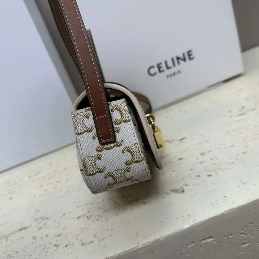 [BUNJANG] Celine Triomphe Mini Shoulder Bag / 셀린느 트리오페 미니 숄더백