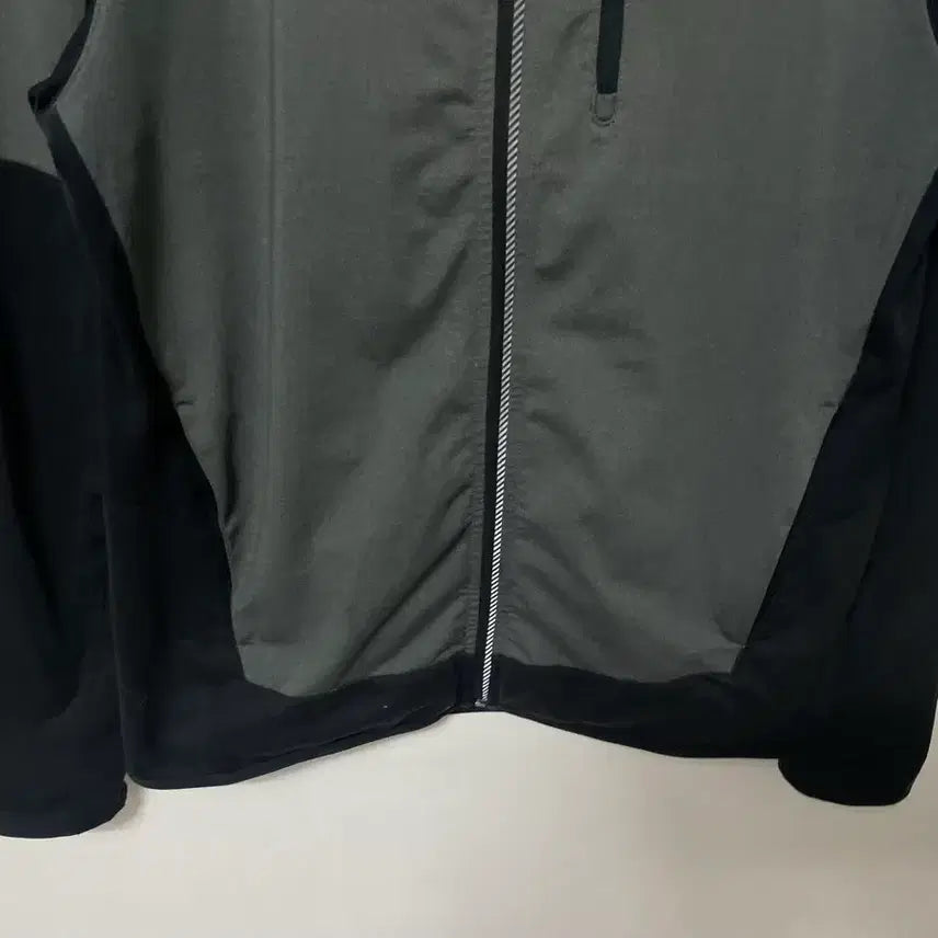 [BUNJANG] New Balance Functional Spandex Training Jersey Zip-Up (Size 100) / 100 뉴발란스 기능성 스판 트레이닝 져지 집업 정품