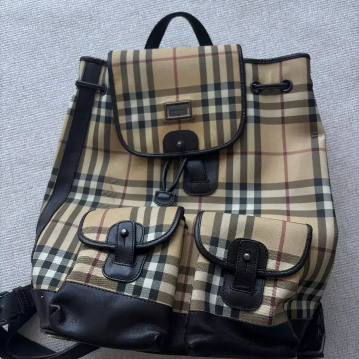 [SOLD OUT] 버버리 노바체크 가죽 백팩 (가격제안환영)