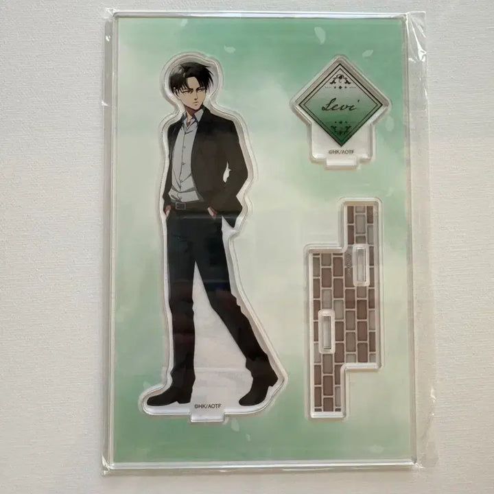 [BUNJANG] Attack on Titan Levi Acrylic Stand (Sealed) / 진격의거인 리바이 걸음 아크릴 스탠드(미개봉