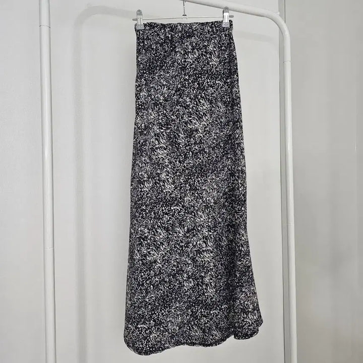 [BUNJANG] Line Banding Long Skirt / 