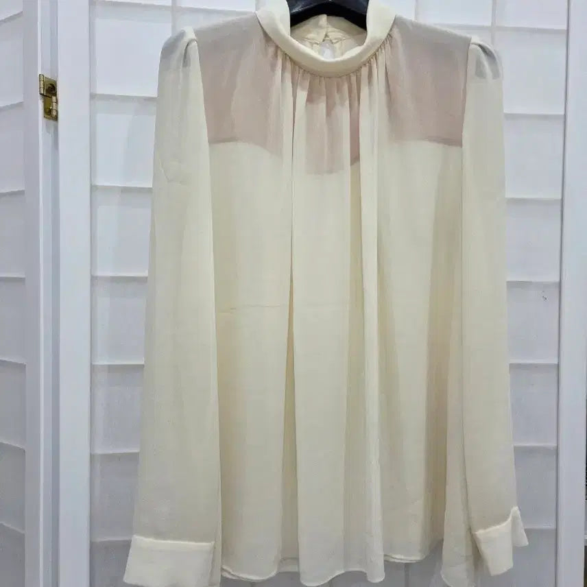 [BUNJANG] MICHAA Anacapri Blouse (Ivory, Size 55) / 미샤.모조에스핀.아나카프리 블라우스 55
