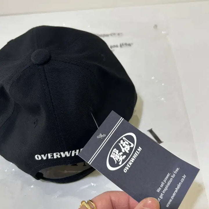 [BUNJANG] OVERWHELM Black Ball Cap Hat / OVERWHELM 블랙 볼캡 모자 압도 새상품