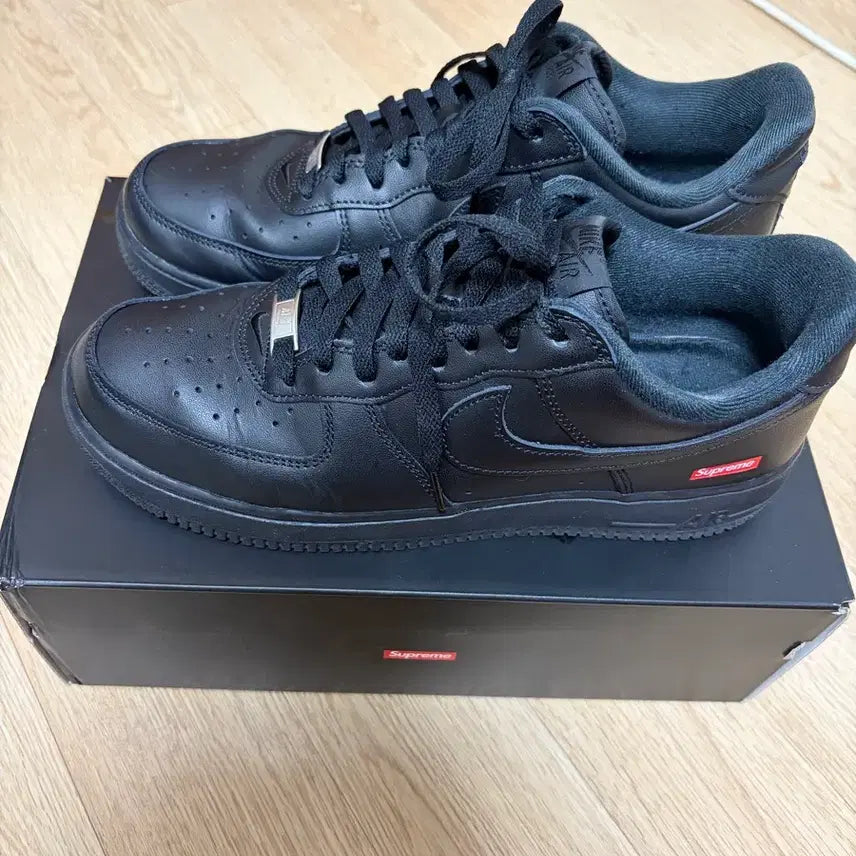 [BUNJANG] Nike Supreme Air Force 1 Low Black Sneakers / 나이키 x 슈프림 에어포스 1 로우 블랙