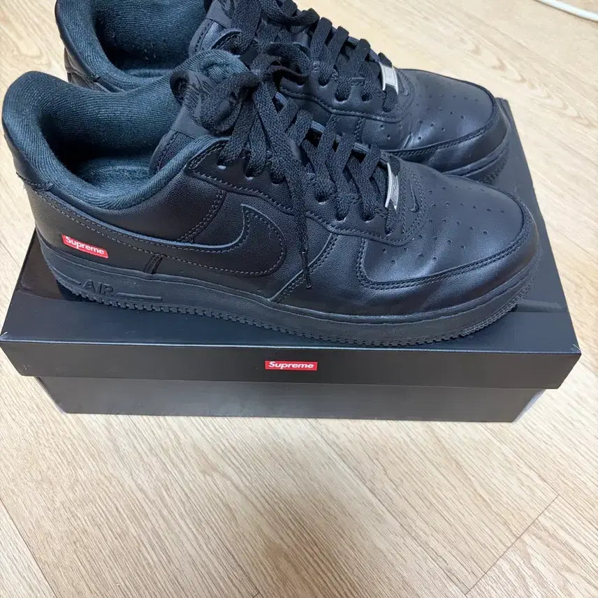 [BUNJANG] Nike Supreme Air Force 1 Low Black Sneakers / 나이키 x 슈프림 에어포스 1 로우 블랙