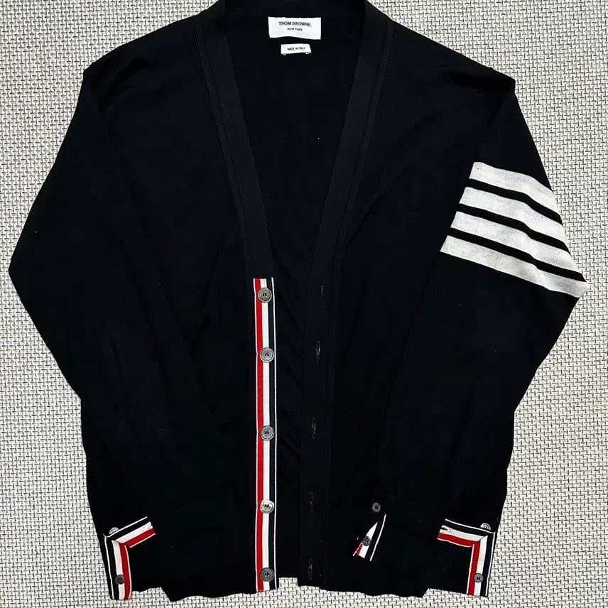 [BUNJANG] Thom Browne Black Wool Cardigan with Diagonal Stripe Armband / [4/당일배송] 25ss 톰브라운 사선완장 블랙 울가디건