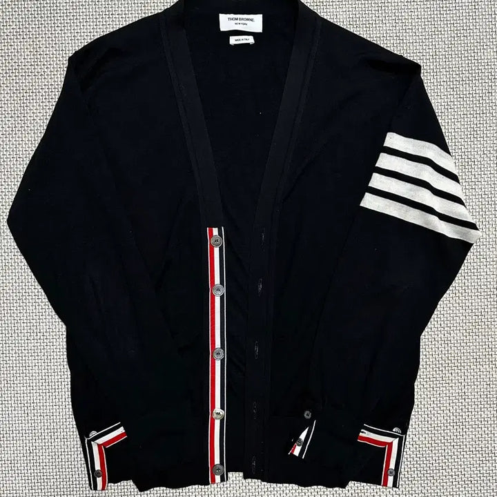 [BUNJANG] Thom Browne Black Wool Cardigan with Diagonal Stripe Armband / [4/당일배송] 25ss 톰브라운 사선완장 블랙 울가디건