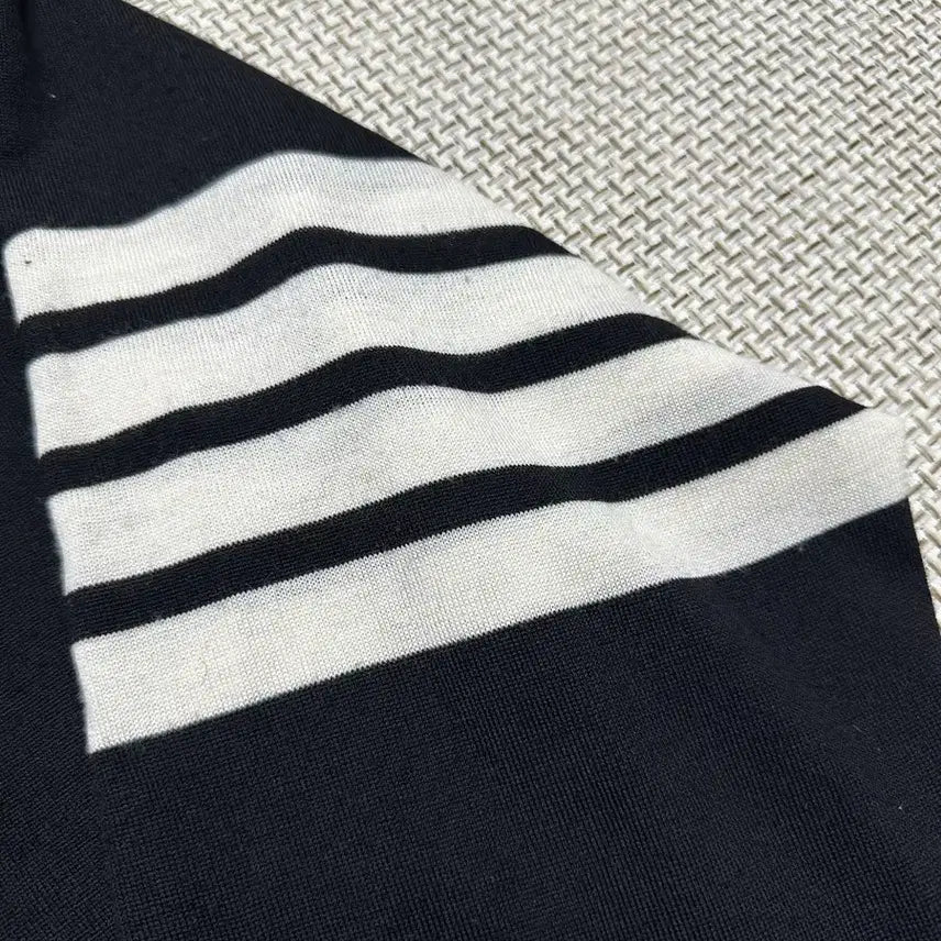 [BUNJANG] Thom Browne Black Wool Cardigan with Diagonal Stripe Armband / [4/당일배송] 25ss 톰브라운 사선완장 블랙 울가디건
