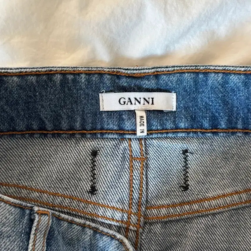 [BUNJANG] Ganni Back Logo Denim Mini Skirt / 가니 백로고 데님 미니스커트 38