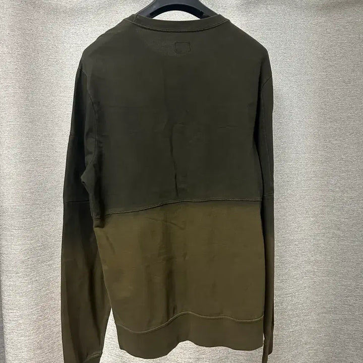 [BUNJANG] CP Company Lens Applique Gradient Sweatshirt (L) / CP컴퍼니 렌즈와펜 그라데이션 맨투맨 (L)