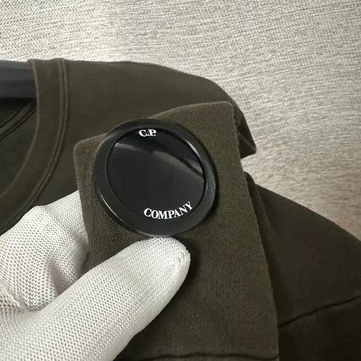 [BUNJANG] CP Company Lens Applique Gradient Sweatshirt (L) / CP컴퍼니 렌즈와펜 그라데이션 맨투맨 (L)