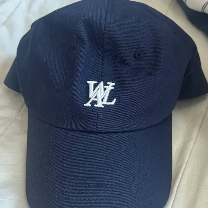 [BUNJANG] W.A.U. Cap Navy / 우알롱 볼캡 네이비