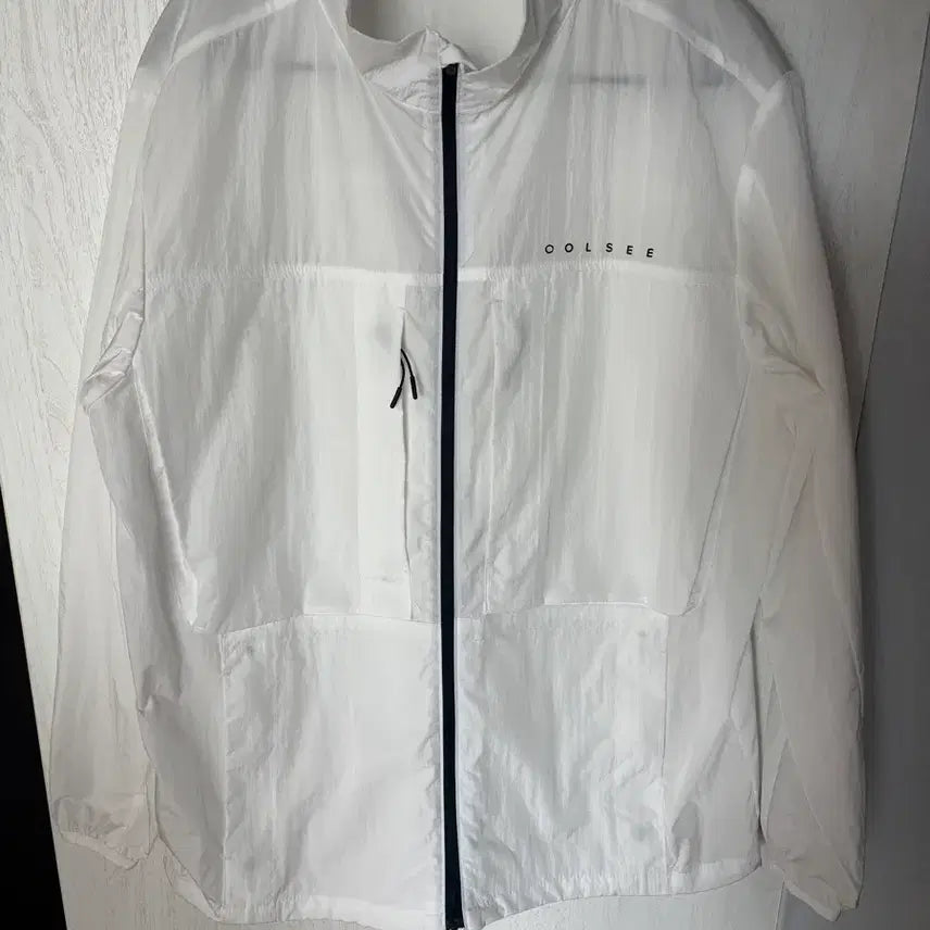 [SOLD OUT] 화이트 바람막이 자켓 (새상품)