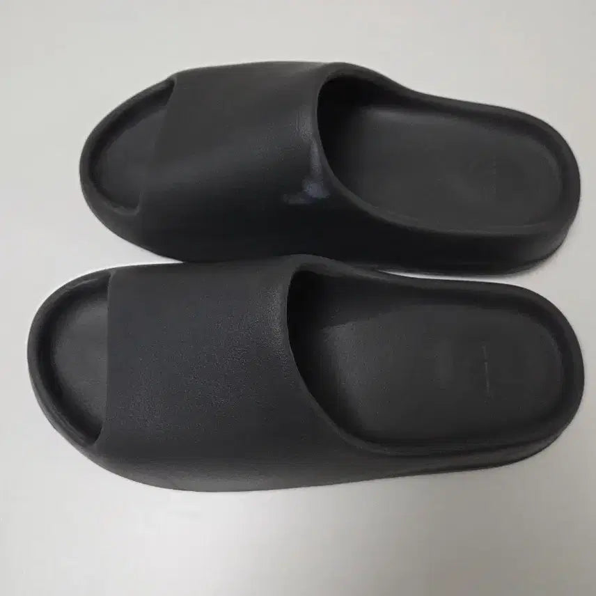 [SOLD OUT] 아디다스 이지 슬라이드 오닉스 295 팝니다
