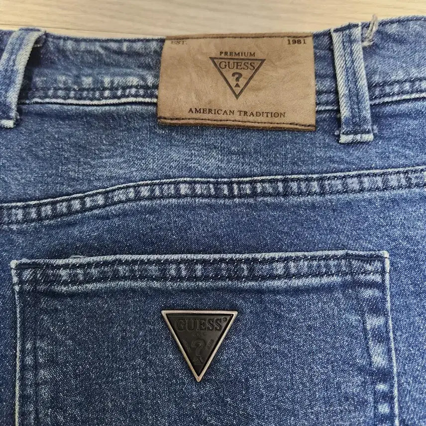 [SOLD OUT] (34)게스 남성 레귤러 테이퍼 데님팬츠