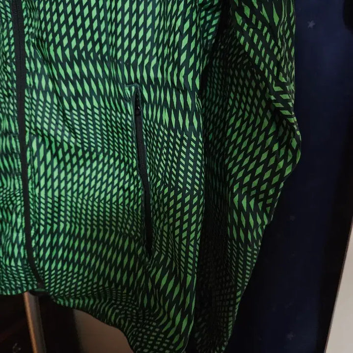 [BUNJANG] Nike Lightweight Cooling Woven Windbreaker Jacket (Size 95) / (새옷수준,정품)나이키 얇은 냉감원단 우븐 바람막이 후드 경량자켓, 95