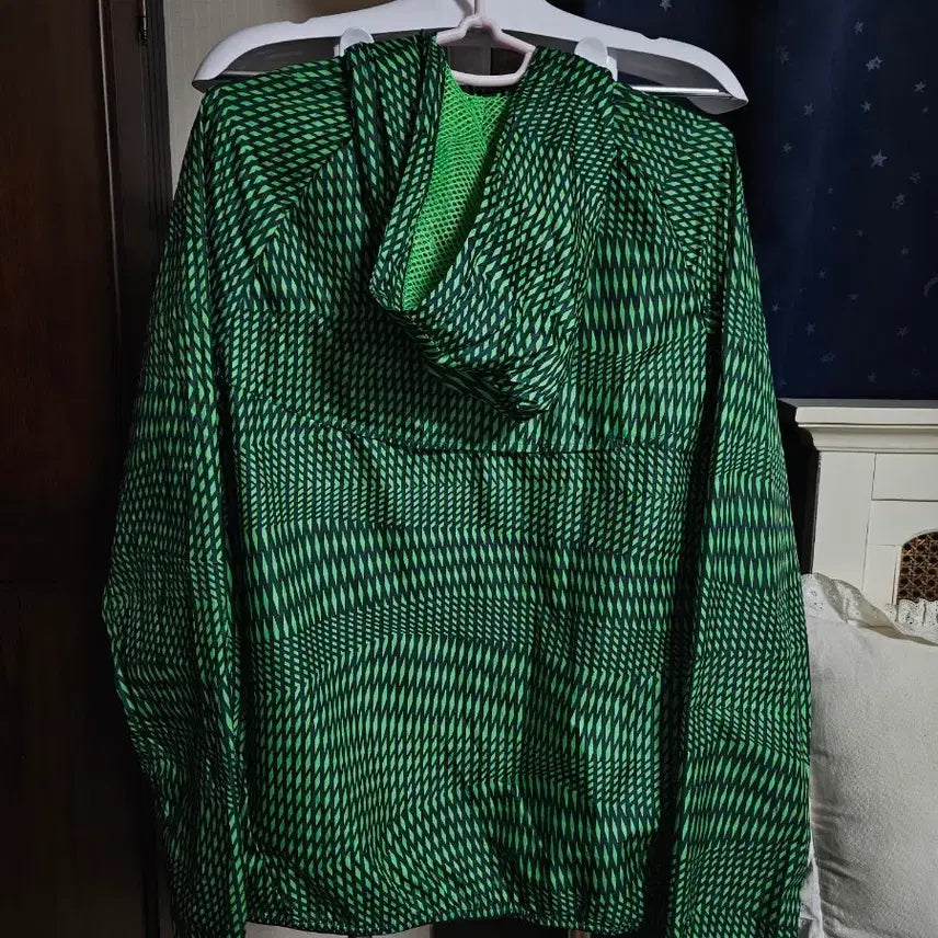 [BUNJANG] Nike Lightweight Cooling Woven Windbreaker Jacket (Size 95) / (새옷수준,정품)나이키 얇은 냉감원단 우븐 바람막이 후드 경량자켓, 95