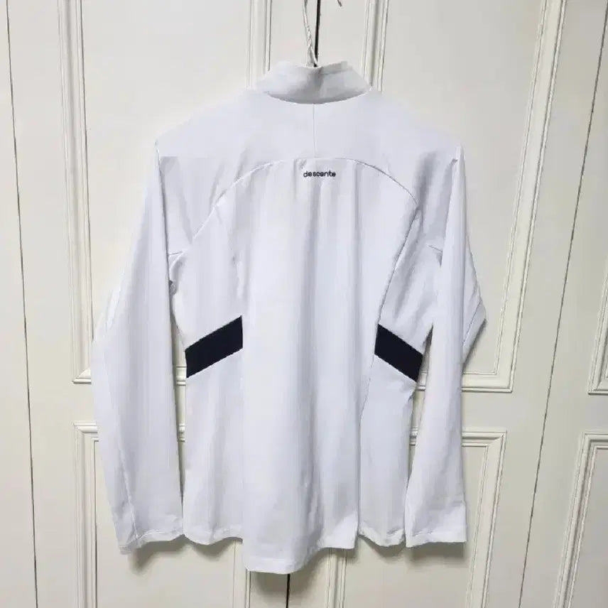 [SOLD OUT] [90~95]데상트 여성 트레이닝 슬림핏 집업
