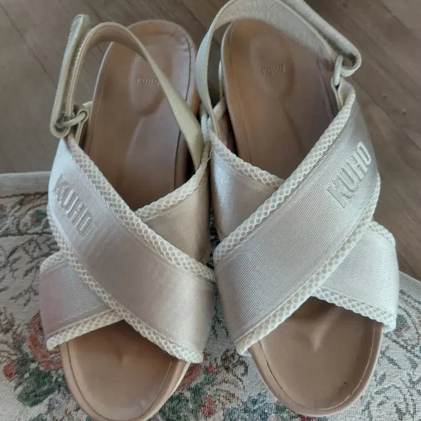 [SOLD OUT] 구호샌달 245