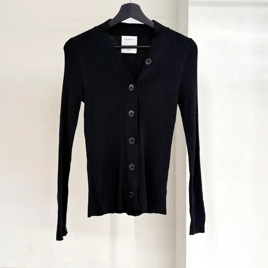 [BUNJANG] Sandro Black Big Button V-Neck Ribbed Cardigan / 산드로 블랙 빅버튼 브이넥 리브드 가디건