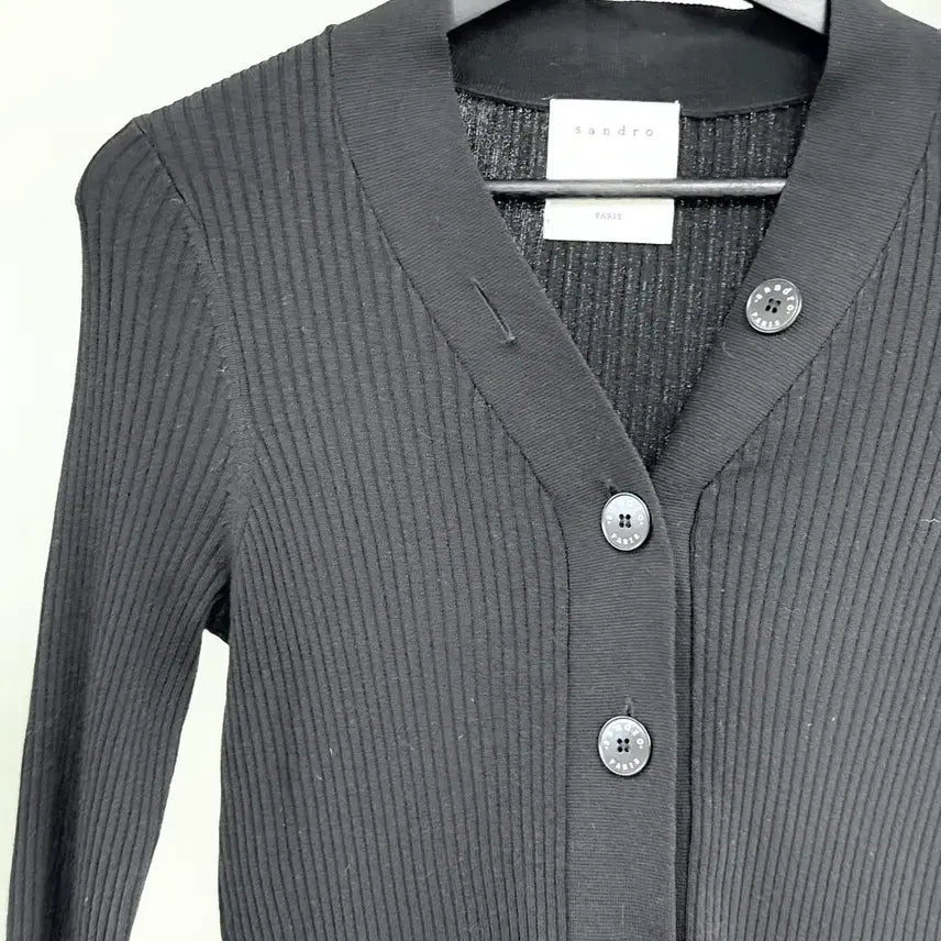 [BUNJANG] Sandro Black Big Button V-Neck Ribbed Cardigan / 산드로 블랙 빅버튼 브이넥 리브드 가디건