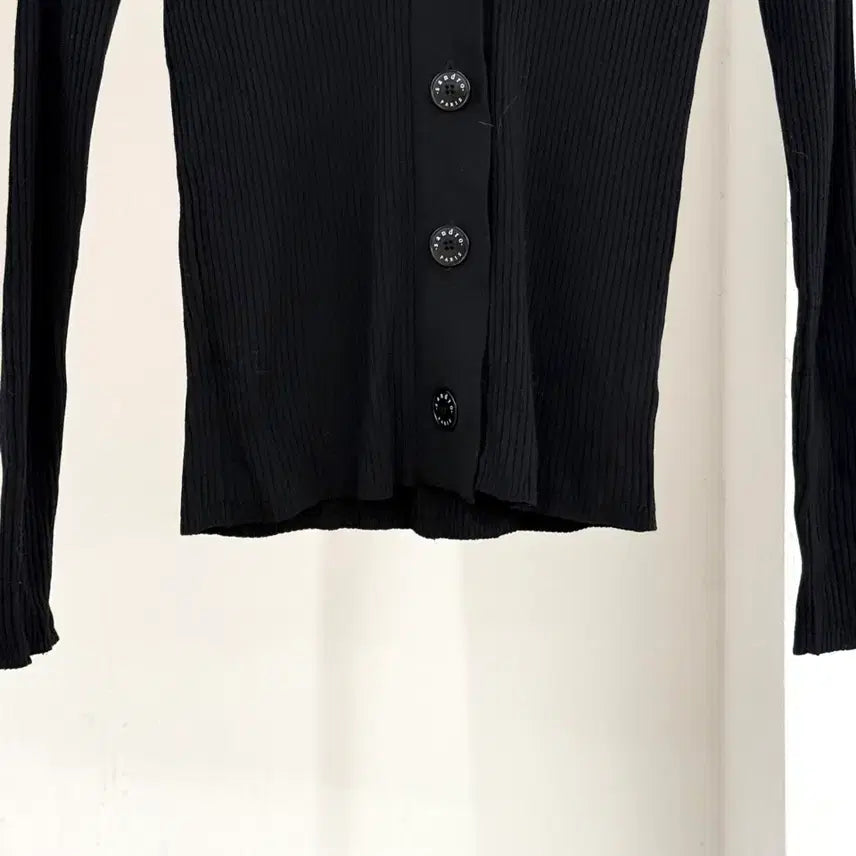 [BUNJANG] Sandro Black Big Button V-Neck Ribbed Cardigan / 산드로 블랙 빅버튼 브이넥 리브드 가디건