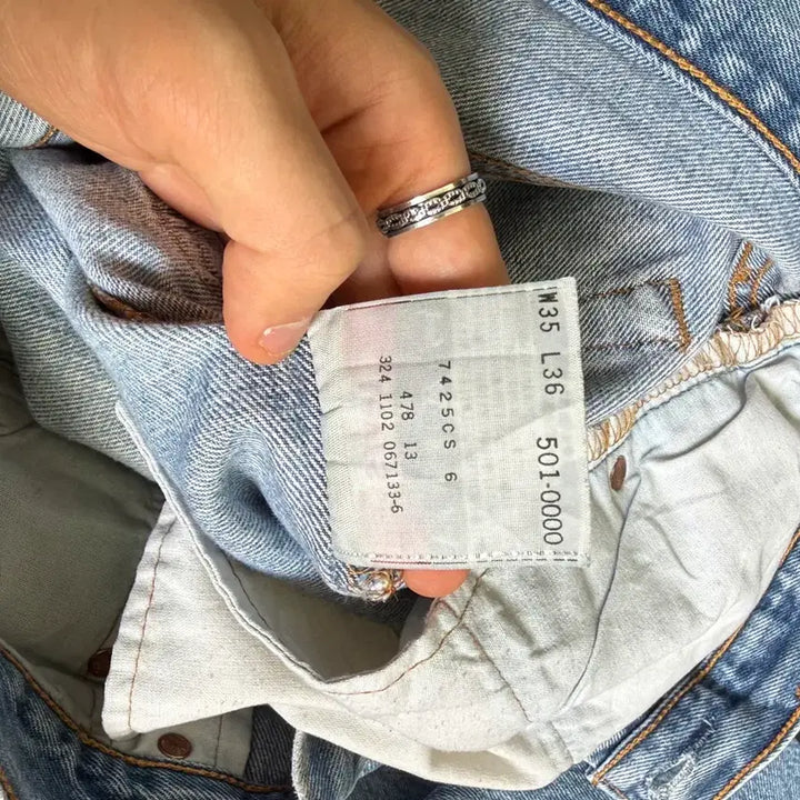 [SOLD OUT] 00s levis 501xx 35