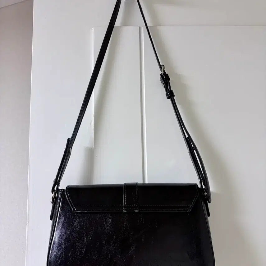 [BUNJANG] Donkey Sisi Shoulder Bag - Black Silver Buckle / 돈키 시시 sisi 숄더백 블랙 실버 버클 가방