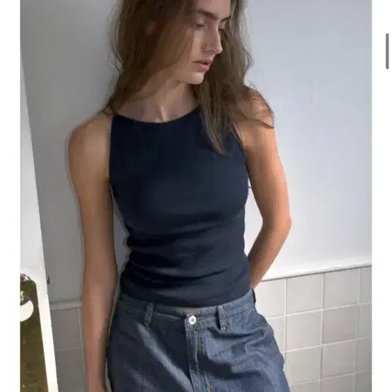 [BUNJANG] Arto Halter Neck Sleeveless Top / 아르토 홀터넥 슬리브리스