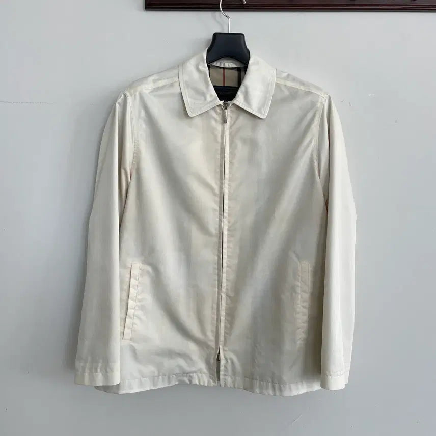 [SOLD OUT] 버버리 8/공용95 정품 화이트 스탠다드 블루종