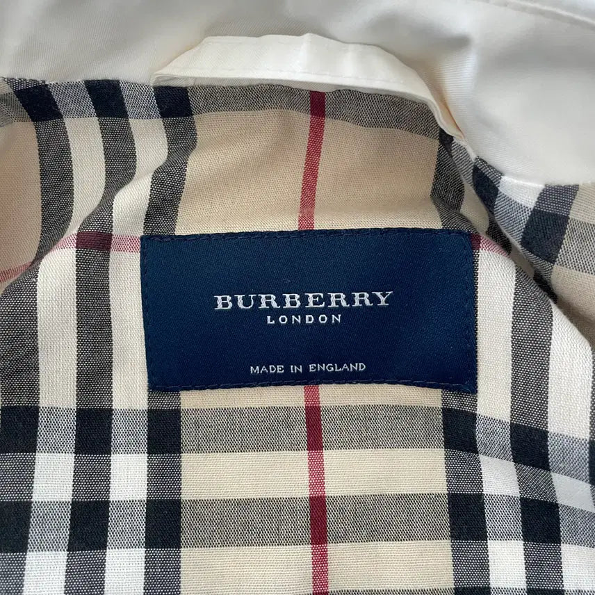 [SOLD OUT] 버버리 8/공용95 정품 화이트 스탠다드 블루종