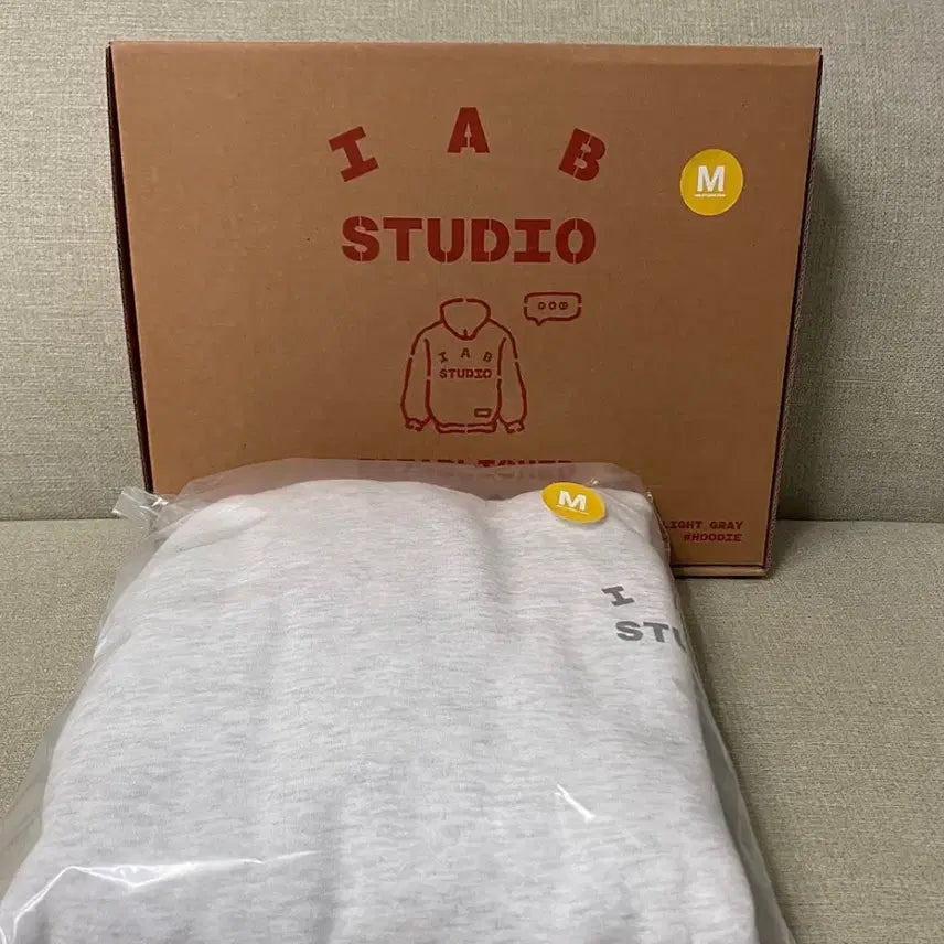 [SOLD OUT] 아이앱 스튜디오 라이트 그레이 후드티 M