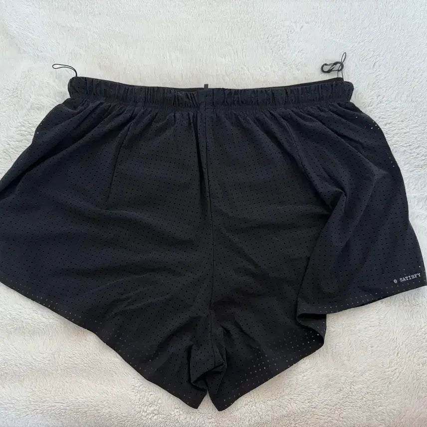 [BUNJANG] Satisfy Space-O 2.5 Shorts - Black (M) / 세티스파이 Space-O 2.5 쇼츠 블랙 M사이즈