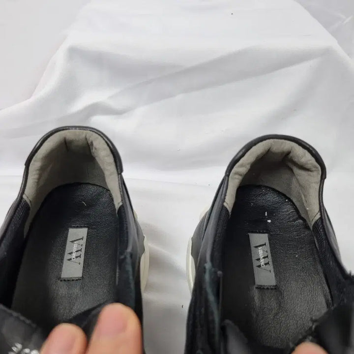 [BUNJANG] Vera Wang New York Light Leather Sneakers / 빈티지하서 235 베라왕 뉴워크 라이트 레더 스니커즈
