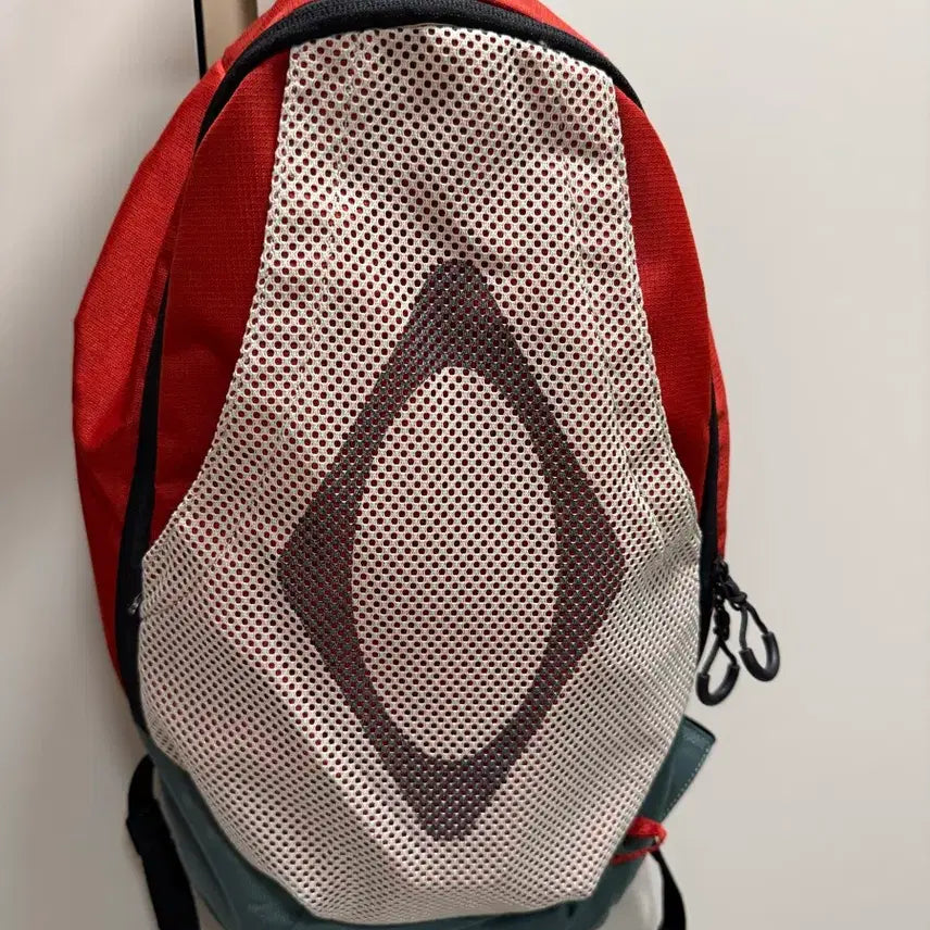 [SOLD OUT] 미스치프 롬버스 메쉬 백팩 레드